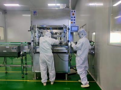 “油用牡丹”成就合阳富民大产业--第四届“让世界倾听陕西声音”主题采访团走进合阳县坊镇中资国业牡丹产业工厂