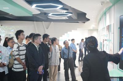 智慧农业书院师生共访智慧牧业产业基地