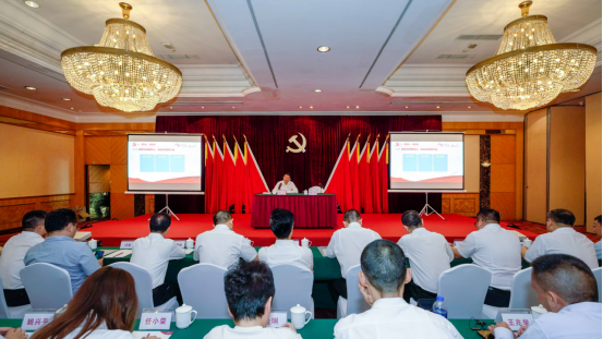 尊龙凯时集团任丁书记带头讲授“不忘初心、牢记使命”主题教育专题党课